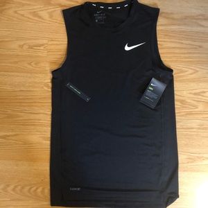 NWT Nike Black Team Legend training sleeveless crew tank top size small
